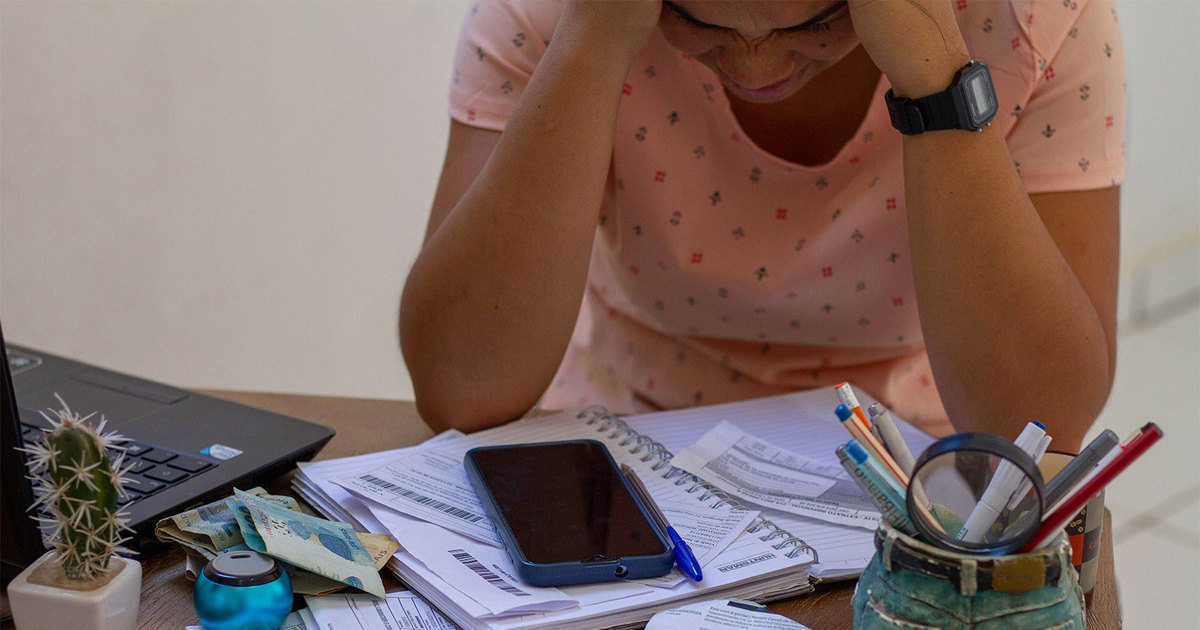 Pesquisa revela dados IMPRESSIONANTES sobre os brasileiros endividados