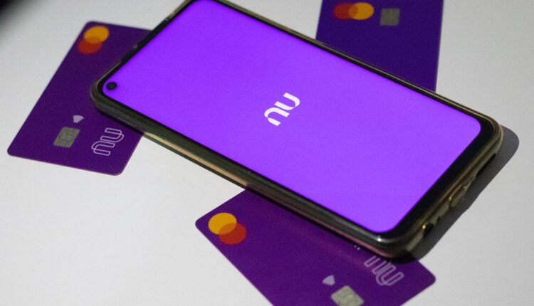Nubank oferece crédito mesmo para quem está com o nome sujo