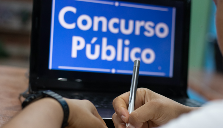 Salários de até R$ 26 MIL: confira os melhores concursos abertos HOJE