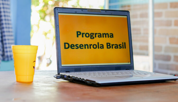 Alerta MÁXIMO links falsos do Desenrola Brasil invadem WhatsApp e Facebook! Vão ROUBAR seu dinheiro