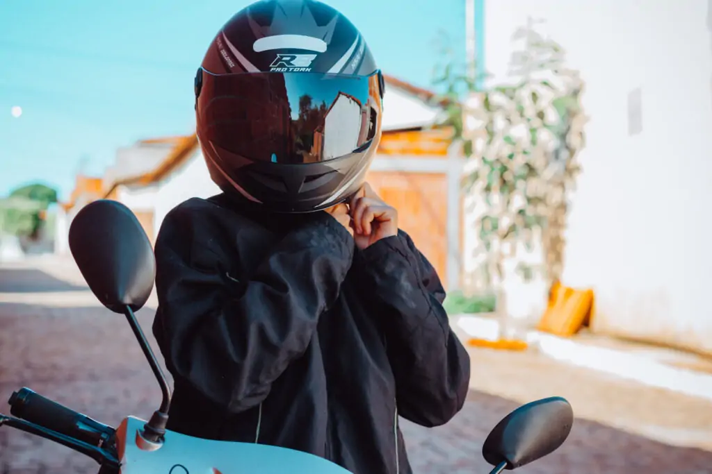 3 motos que não precisam de CNH para dirigir no Brasil; entenda