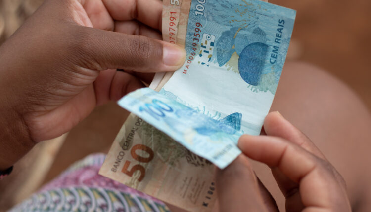 Aviso Caixa libera saque de mais de R$ 319,00 nesta semana; veja quem recebe