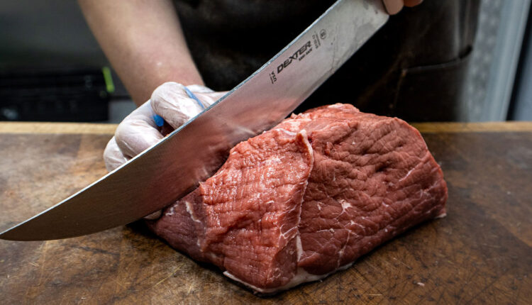Ciência explica se você DEVE ou NÃO lavar a carne