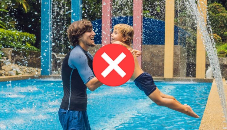 Nadar na piscina pode ser uma atividade divertida e educativa para a criança, desde que haja supervisão adequada. Foto: divulgação