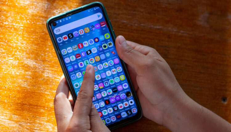 Especialista aponta 6 apps para EXCLUIR do celular; eles são ESPIÕES