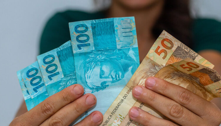 Governo libera BENEFÍCIO para quem quer quitar dívidas com a união: 50% OFF