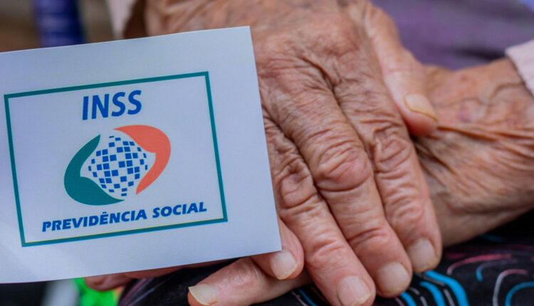 15 anos de contribuição para o INSS permite se aposentar; será?