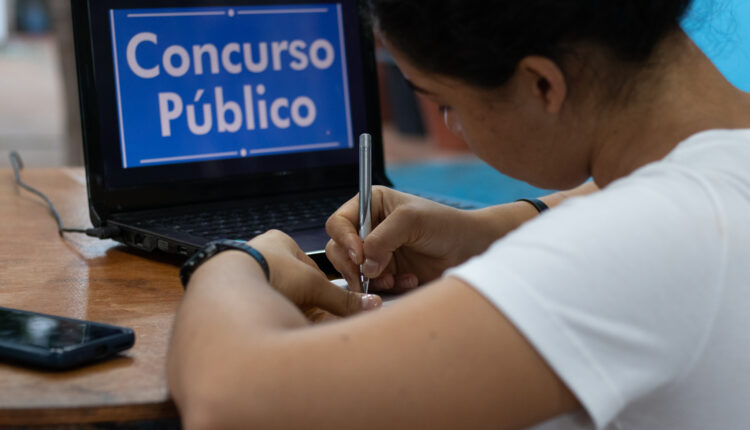 Prefeitura anuncia mais de 800 vagas em concurso público
