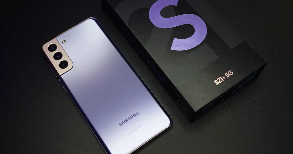 Samsung mantém botão oculto em celular e não avisa os usuários; entenda
