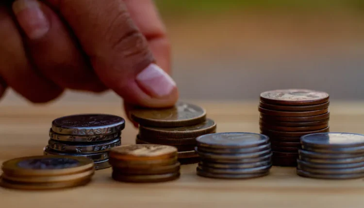 Estas 3 moedas comuns juntas valem até R$ 12 mil e você pode ter em casa
