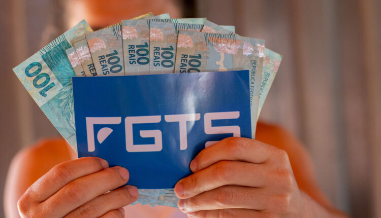 Quais trabalhadores receberão o LUCRO do FGTS e quando o dinheiro cai na conta?