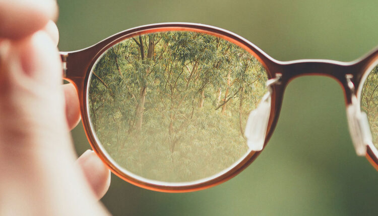 Qual é a melhor cor de lente para sua saúde: preta, amarela, marrom, vermelha ou azul?