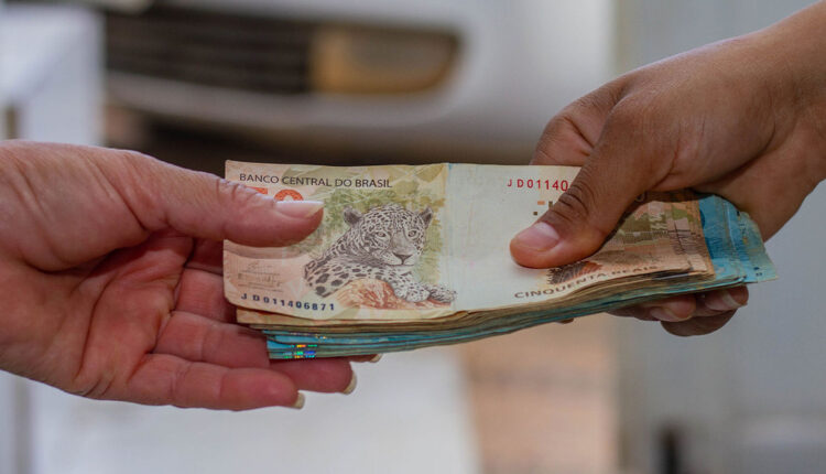 Amanhã (28) termina o prazo para receber até R$ 2 MIL do governo