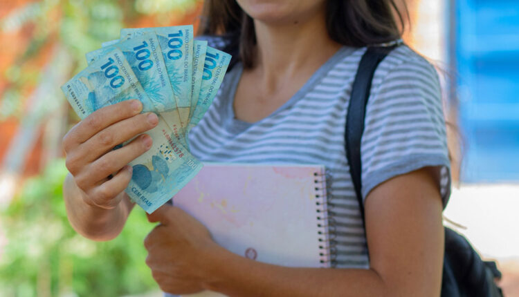 Como receber até R$ 52 mil em financiamento do governo para ESTUDAR