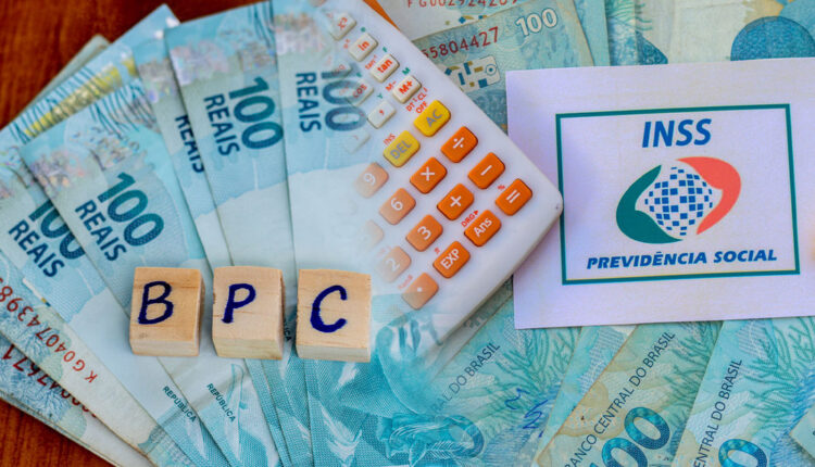Quando começa o pagamento dobrado do BPC no INSS?