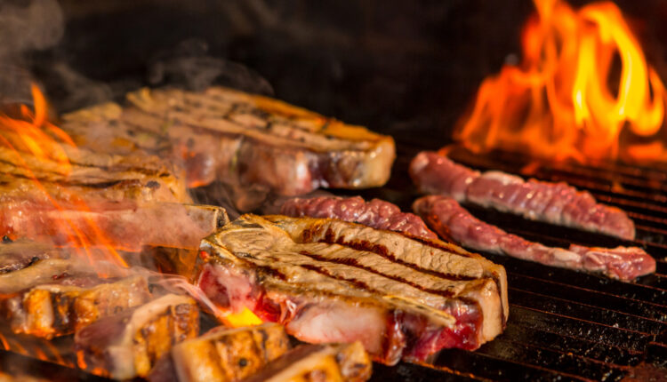 Churrasco profissional e saboroso com 3 carnes baratas de segunda