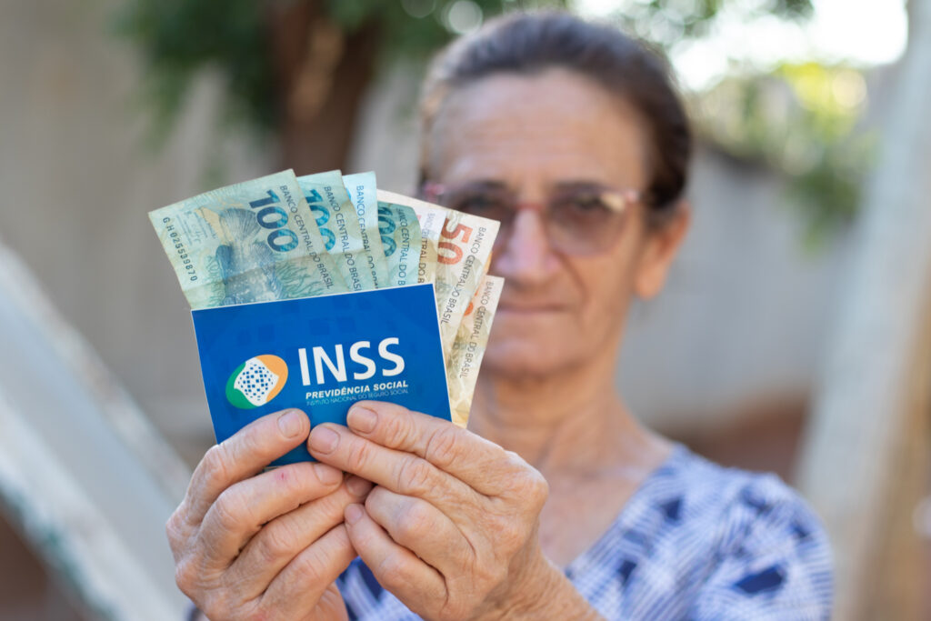 Entenda como o INSS pode bloquear o beneficio para aposentadoria por invalidez. | Imagem: Jeane de Oliveira / noticiadamanha.com.br