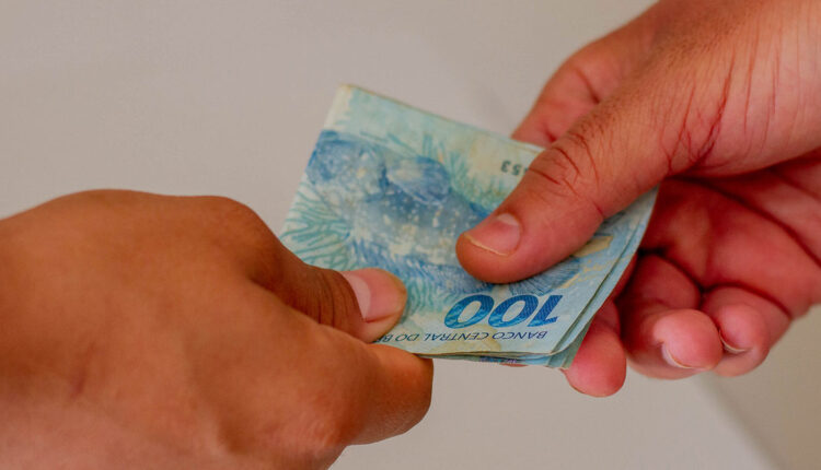 Quem não tem conta em banco pode receber dinheiro? SIM! Veja como