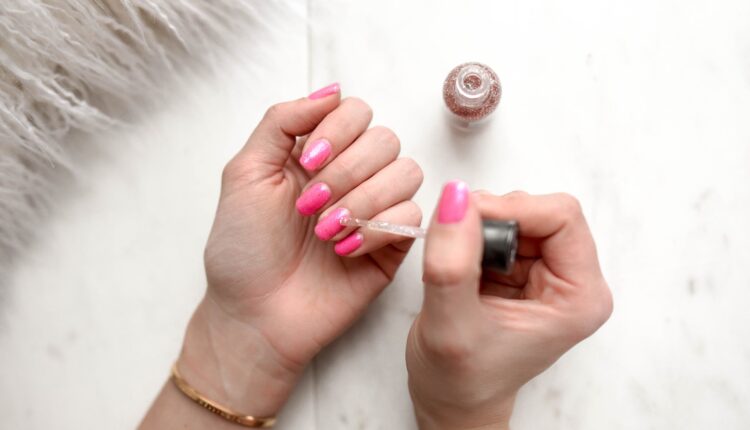 ESMALTE BOMBA endurecedor de unhas; faça em casa