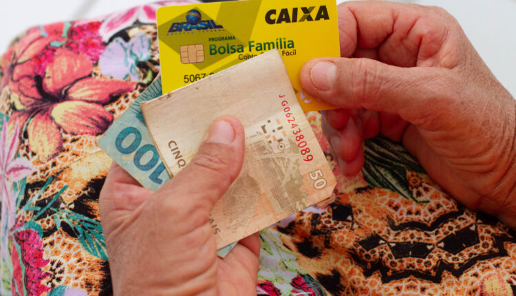 Estas famílias receberão ANTES o Bolsa Família em agosto