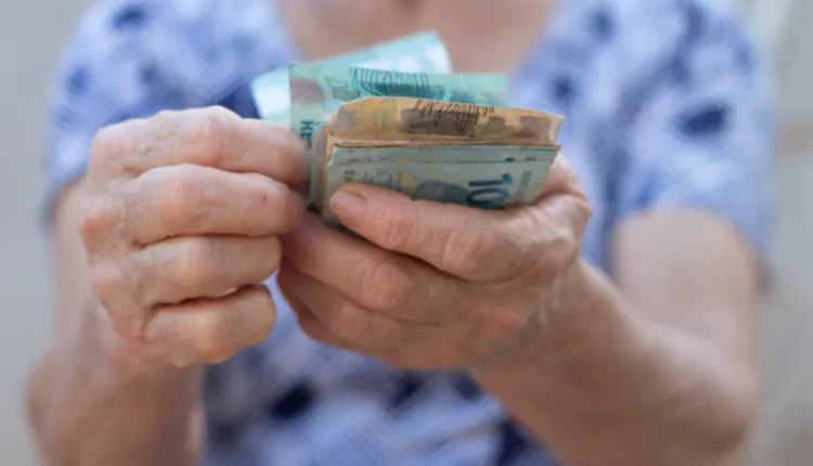Câmara toma decisão sobre salário mínimo e imposto de renda; veja o que muda