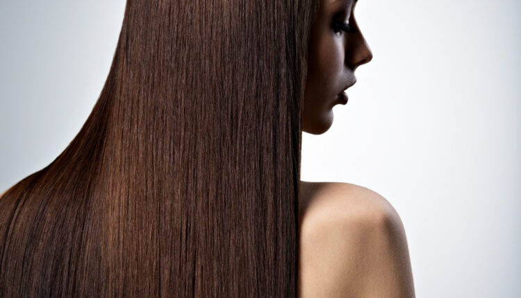 Usei estes 2 óleos naturais e meu cabelo cresceu em uma noite; aprenda o truque
