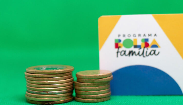 Alerta GENERALIZADO para recadastramento do Bolsa Família; data limite anunciada