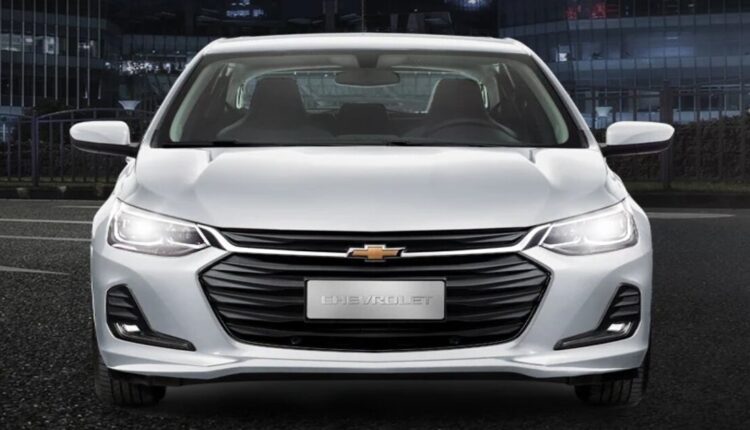 A Chevrolet fez um anúncio que causou surpresa em muitos fãs de um dos carros mais populares do Brasil: O Ônix. Na versão hatch ou sedan, o automóvel é conhecido por seu excelente custo-benefício, e alto-rendimento, sendo o preferido de motoristas de aplicativo. No entanto, ele não deve ser mais fabricado. Saiba qual país será afetado pelo fim da linha de produção.