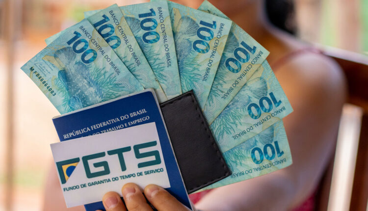 Saque especial do FGTS já pode ser feito em agosto