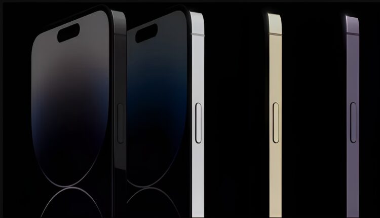 O iPhone 15 está saindo do forno. Segundo comunicado da Apple, na última terça-feira (29), o evento realizado por transmissão de vídeo que marcará o lançamento do novo smartphone está confirmado para o dia 12 de setembro, a ser realizado em sua sede na Califórnia, EUA. Continue a leitura para saber o que está previsto de novidades para o aparelho, bem como outros equipamentos da toda poderosa maçã.
