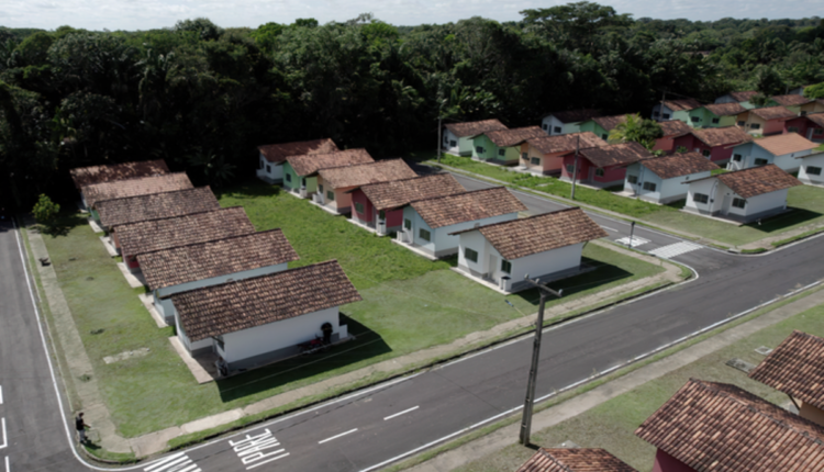 Recentemente, o Conselho Curador do Fundo de Garantia do Tempo de Serviço deu sinal verde para uma série de propostas apresentadas pelo Governo Federal, referentes ao programa Minha Casa, Minha Vida. A seguir, entenda o que deve mudar no programa e quais as vantagens de quem já faz ou ainda fará parte da iniciativa.