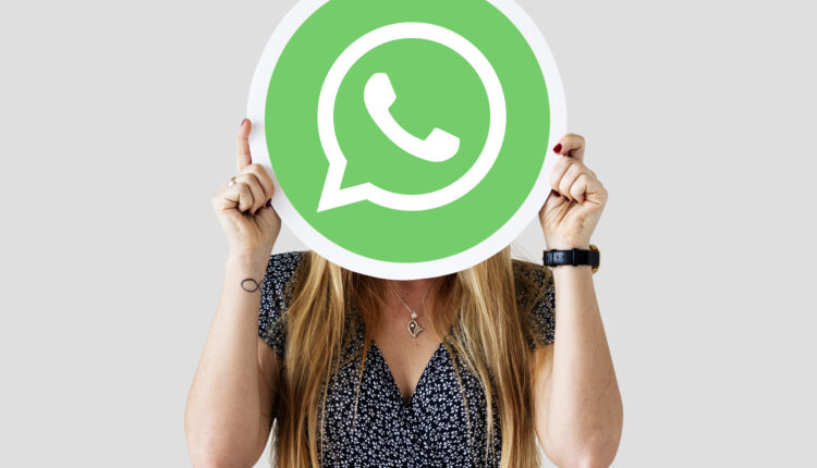 Muitos usuários do WhatsApp estão incomodados por conta da constante exposição do nome da conta e as constantes notificações de chats em grupos, as quais eram impossíveis de silenciar. Felizmente, ao longo do tempo, diversas melhorias foram introduzidas com o objetivo de fortalecer a privacidade do usuário na plataforma. A seguir, aprenda alguns macetes para ter mais sossego ao usar o aplicativo de mensagens.