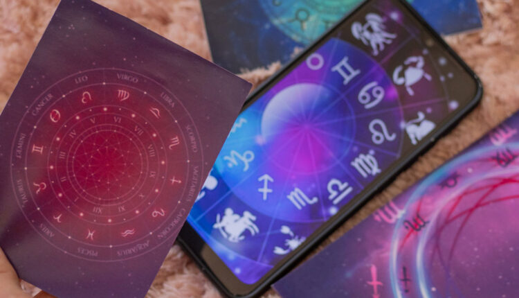 Existem certos signos do zodíaco que demonstram uma notável habilidade em atrair pessoas devido ao seu carisma pessoal. Essa capacidade de cativar outros indivíduos é altamente valorizada tanto no âmbito pessoal quanto no profissional, já que essa dinâmica social enriquece a vida de diversas formas, trazendo benefícios significativos.