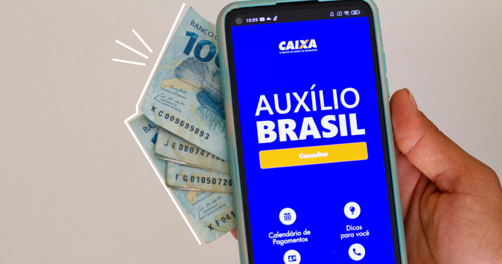 Antigos beneficiários do Auxílio Brasil têm dinheiro atrasado para receber
