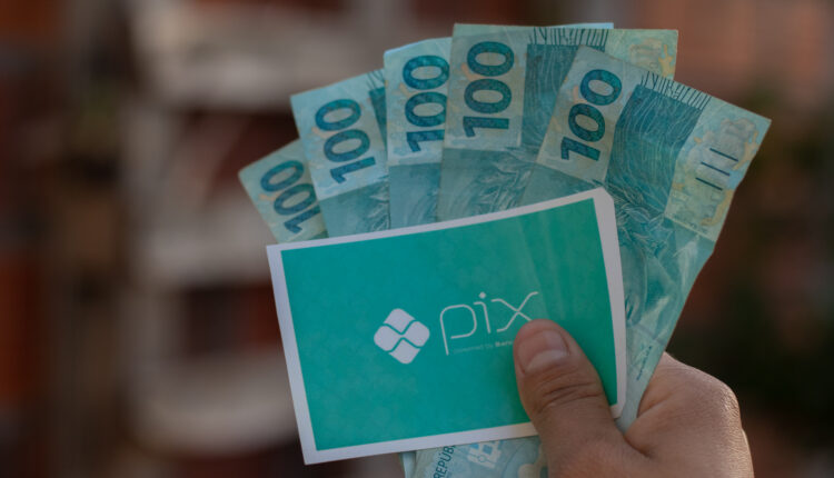 Como parcelar compras com Pix automaticamente