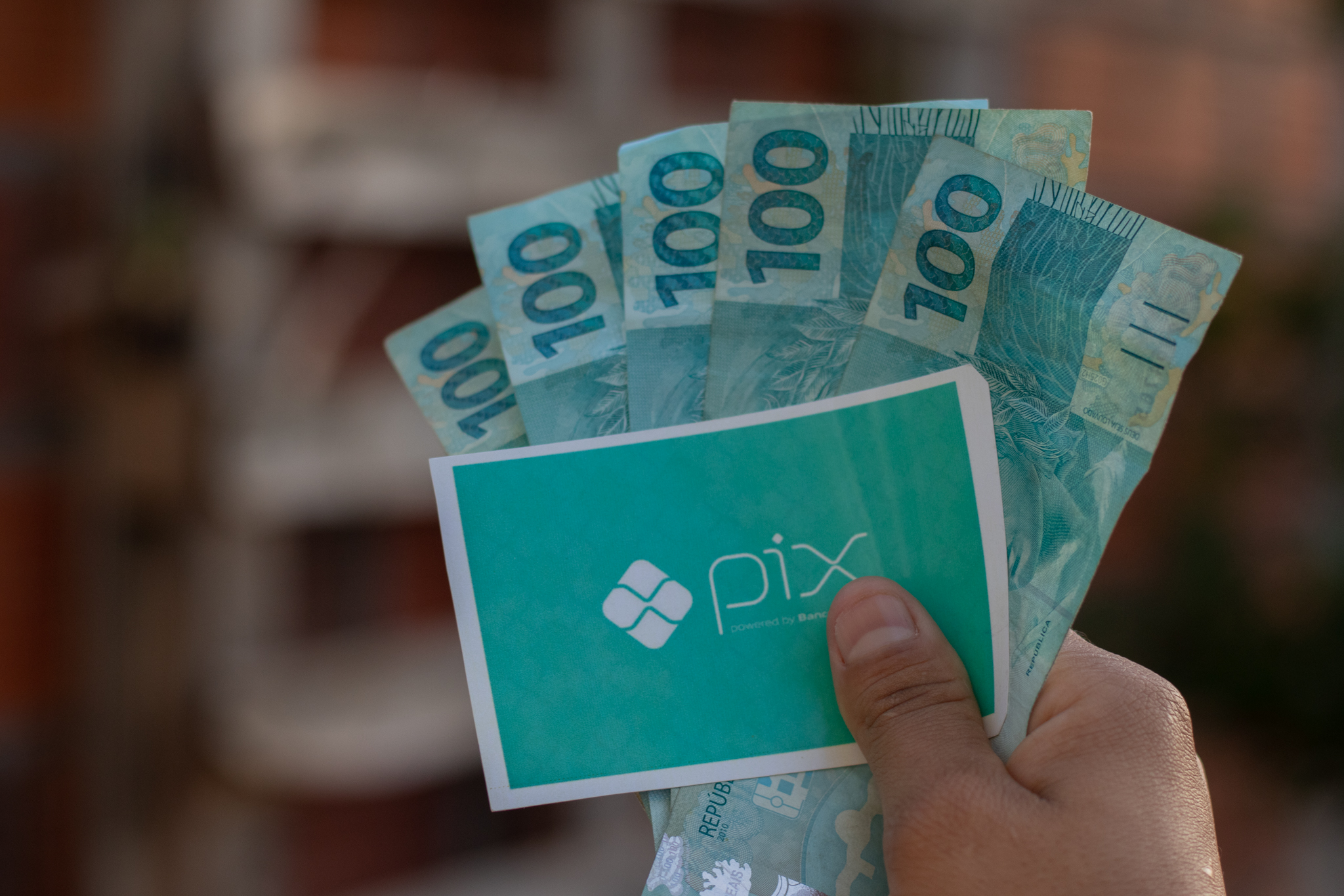 Como parcelar compras com Pix automaticamente