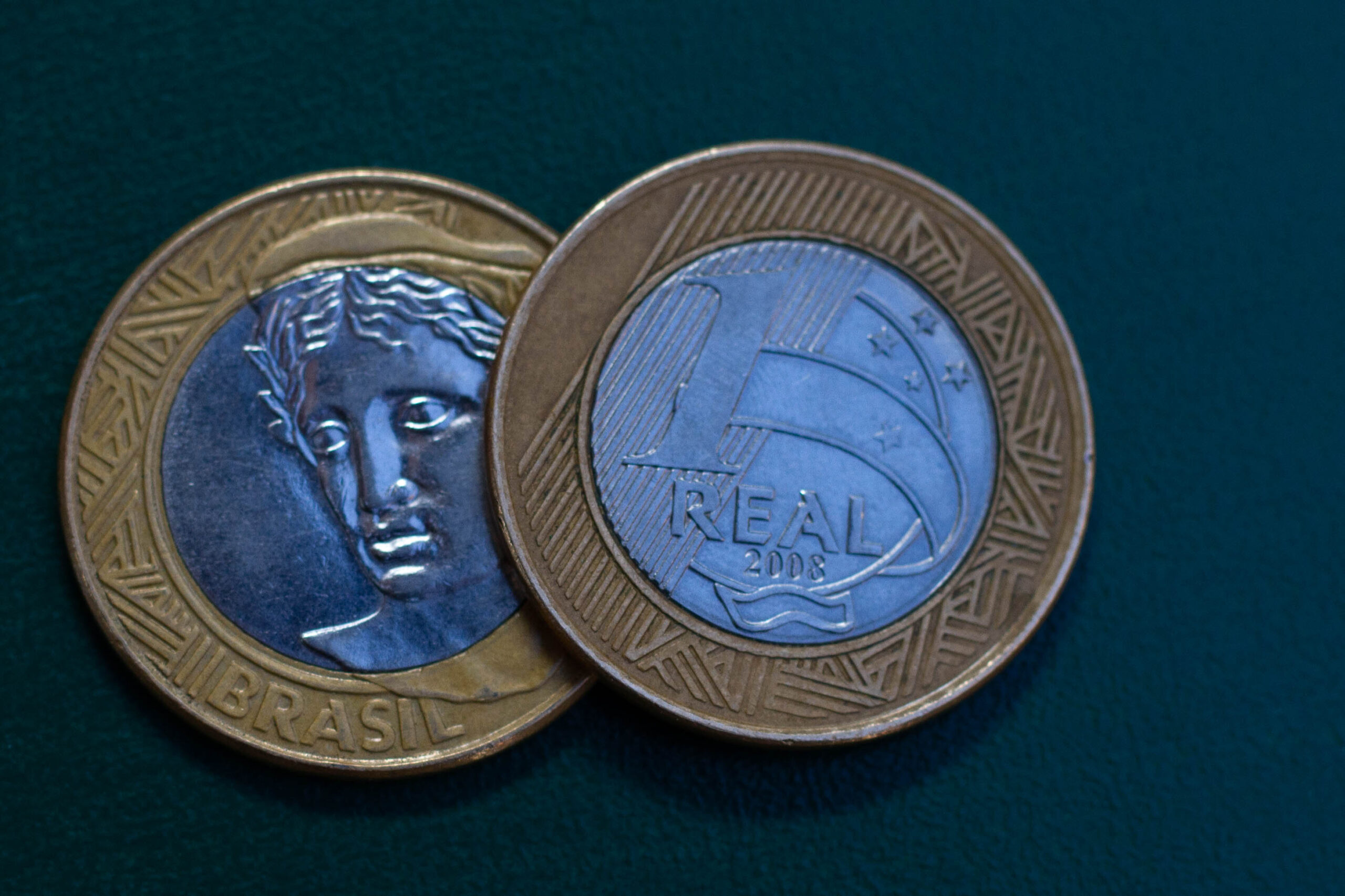 Moeda de R$ 1 surpreende e é vendida por preço SURREAL