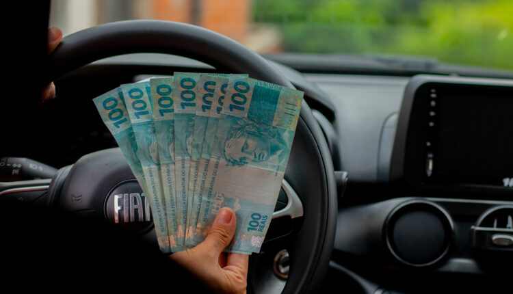 Motoristas cometem esta infração o tempo todo! Multa chega a R$ 300,00