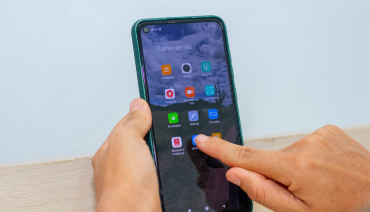 Internet Brasil: programa do governo distribui chip e celular de graça. Veja como obter.