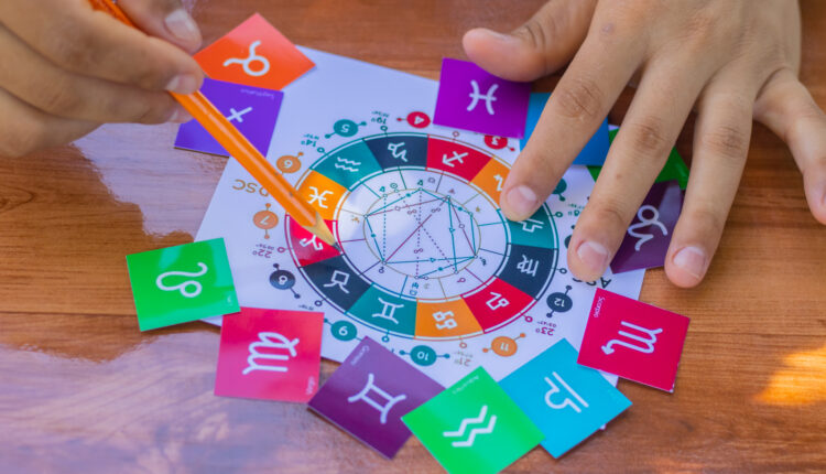 O estudo dos astros nos mostra que a cada virada de mês, grandes transformações podem ocorrer na vida de pessoas de determinados signos que estão exatamente envolvidos nas movimentações planetárias daquele momento. Com setembro se despedindo e outubro dando