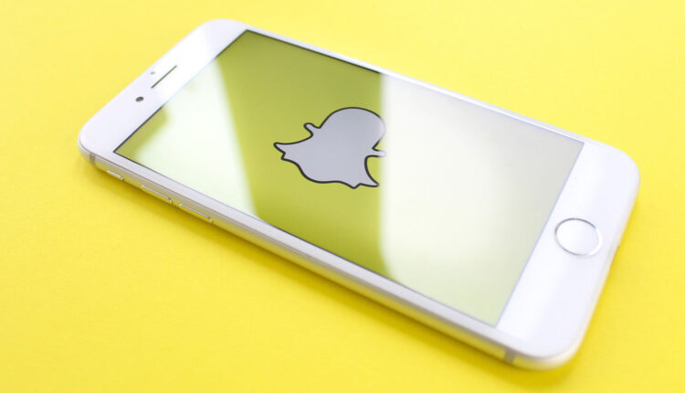 Snapchat quer proibir adolescentes de conversarem com estranhos