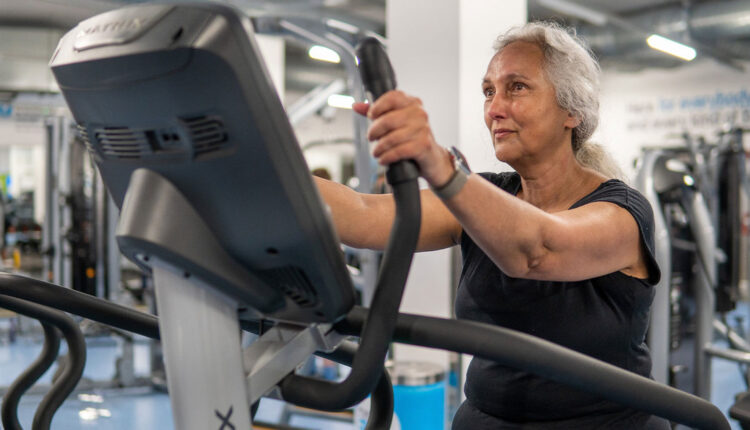 Mulheres de 50 a 60 anos, atenção: 2 exercícios para perder barriga