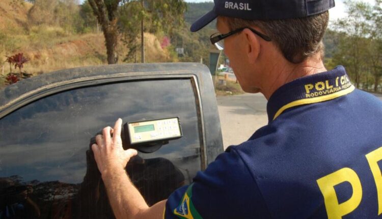 5 leis de trânsito caem como BOMBA no colo dos motoristas