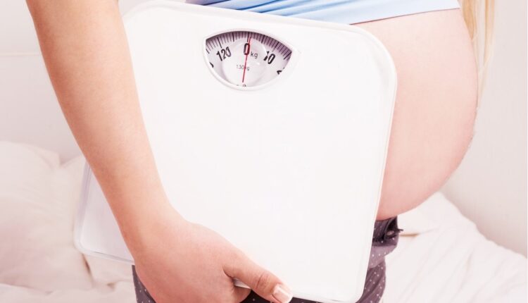 Ainda em fase de testes, o medicamento Retatrutida é uma novidade de impacto no arsenal de tratamentos disponíveis para a obesidade e a diabetes e pode vir a substituir a cirurgia bariátrica, amplamente realizada em grande parte do Brasil. A seguir, entenda o que foi descoberto no estudo com a medicação, até agora, seus benefícios, assim como os seus riscos.