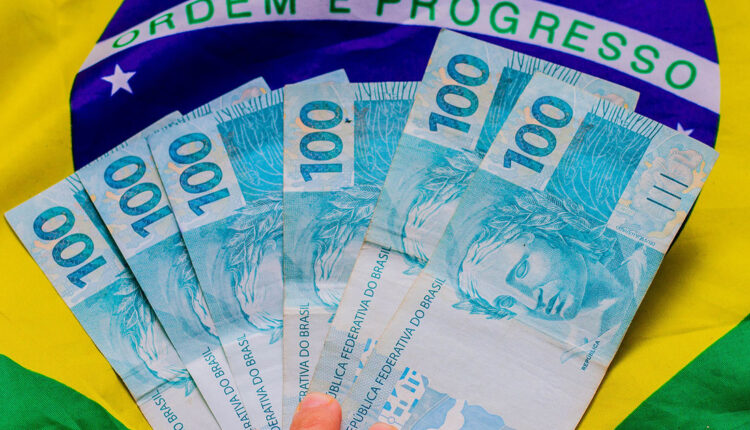 ATENÇÃO! Pagamento de 5 salários pode ser liberado em breve (R$ 6.600)