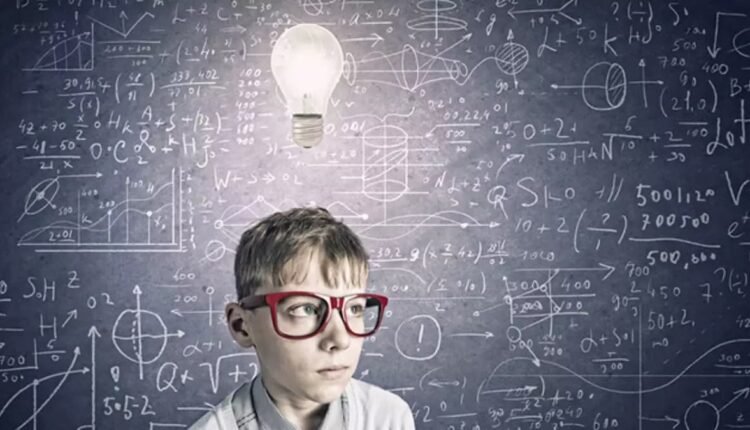 Albert Einstein, Isaac Newton, grandes gênios que marcaram a história do mundo ficaram conhecidos por seus intelectos privilegiados e seus altos QIs. No entanto, o que realmente está por trás dos que são considerados superdotados? Continue a leitura, a seguir, e entenda as quatro habilidades que separam um gênio de um simples mortal.