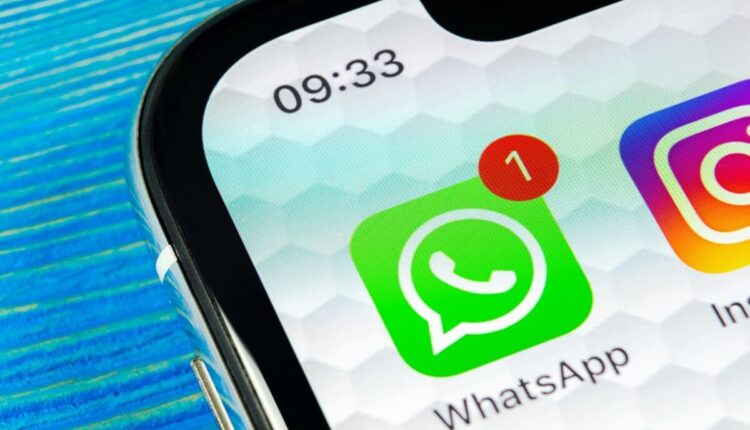 O recurso de compartilhar o som que o usuário está curtindo já existe no Instagram já faz um tempo. No entanto, mesmo com as dezenas de atualizações lançadas em 2023, o WhatsApp ainda não implementou a função em sua plataforma de mensagens. Por outro lado, alguns usuários já descobriram um meio de contornar essa 'bola fora' e já conseguem mostrar qual música estão ouvindo através do seu status. Continue a leitura, logo abaixo, e aprenda como fazer.
