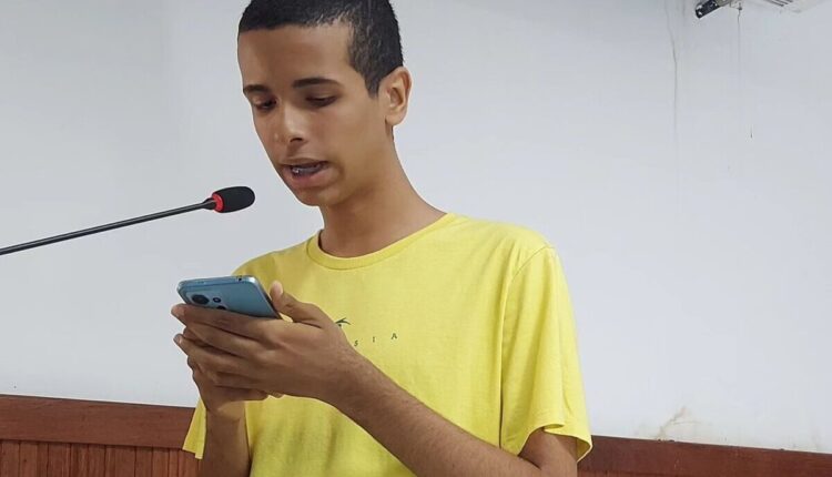 Gênio: garoto brasileiro de 13 anos é aprovado em universidade dos EUA