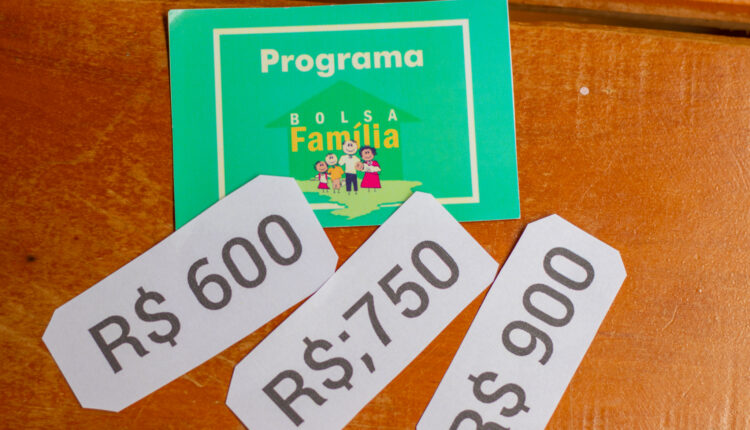 Governo pagará R$ 965 ainda nesta semana; seu CPF está na fila?
