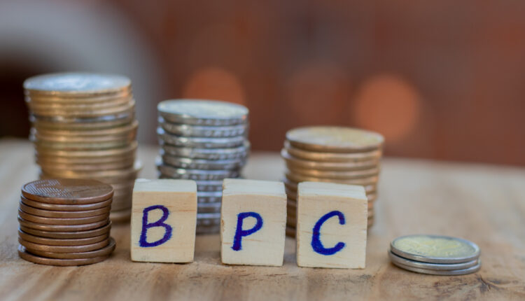 Esposa de marido aposentado no INSS pode receber o BPC?